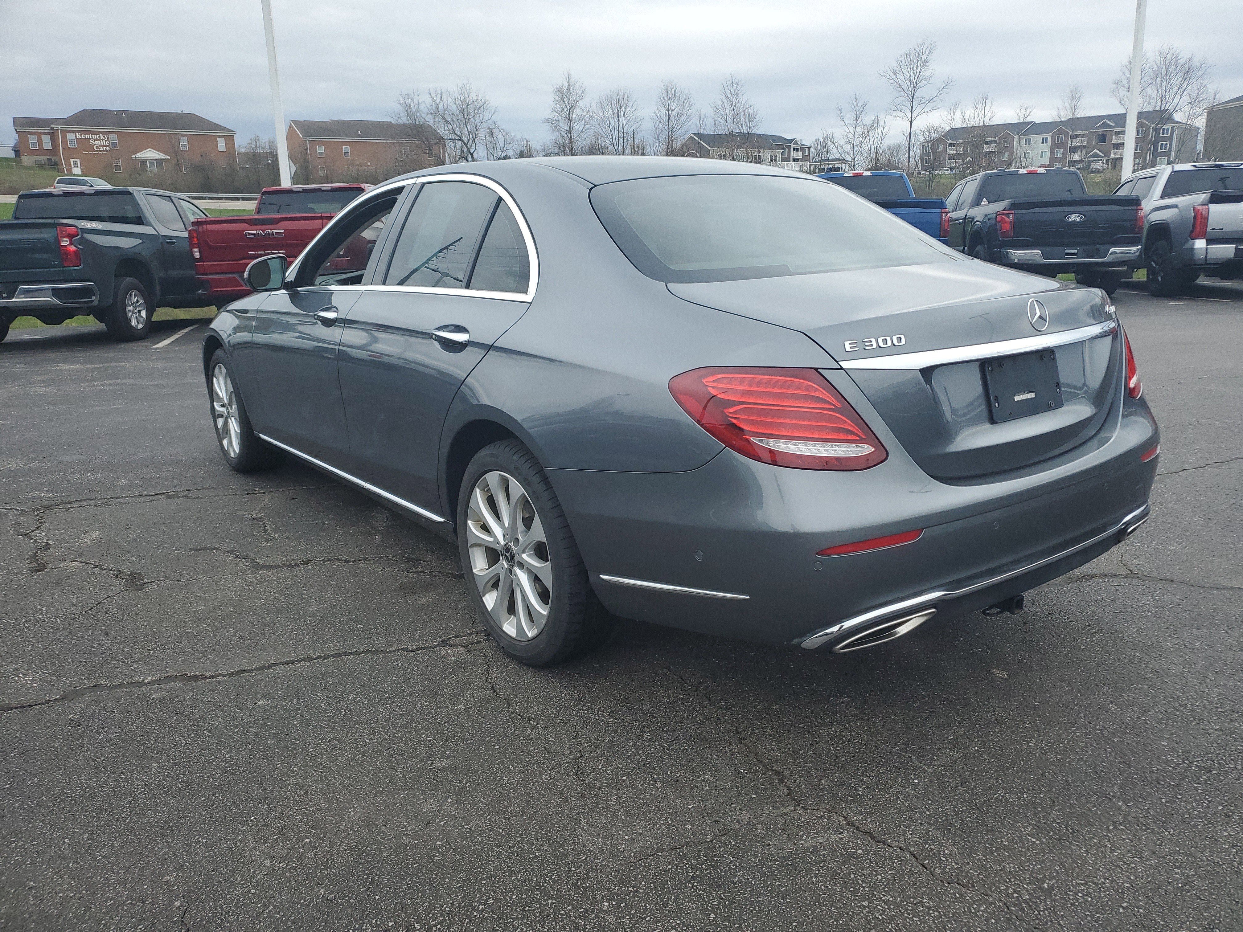 Used 2018 Mercedes-Benz E 300 4MATIC image 6