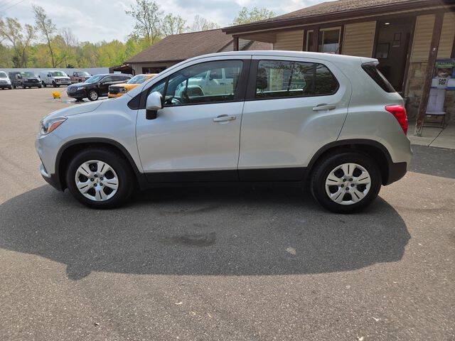 Used 2018 Chevrolet Trax LS FWD image 3