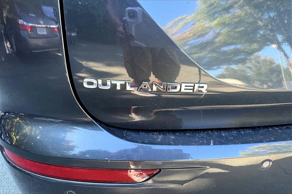 Used 2024 Mitsubishi Outlander SE image 22