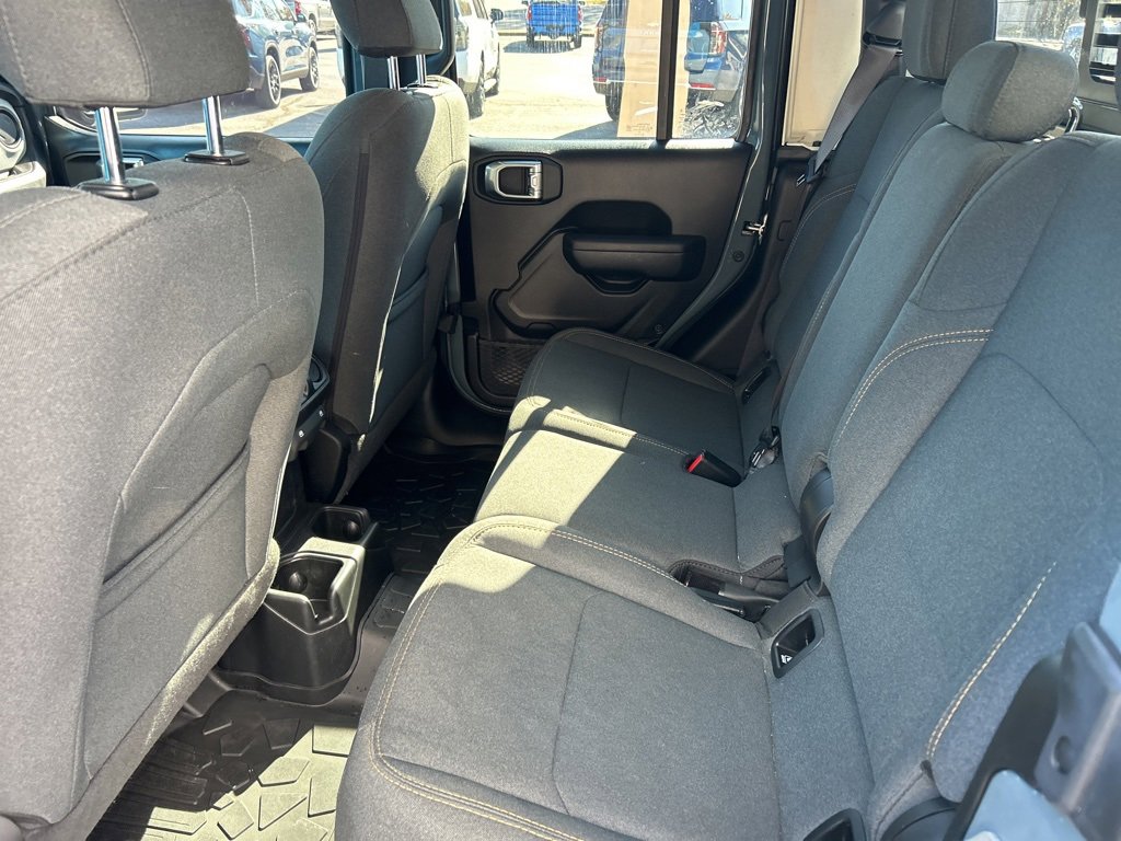 Used 2024 Jeep Gladiator Sport image 18