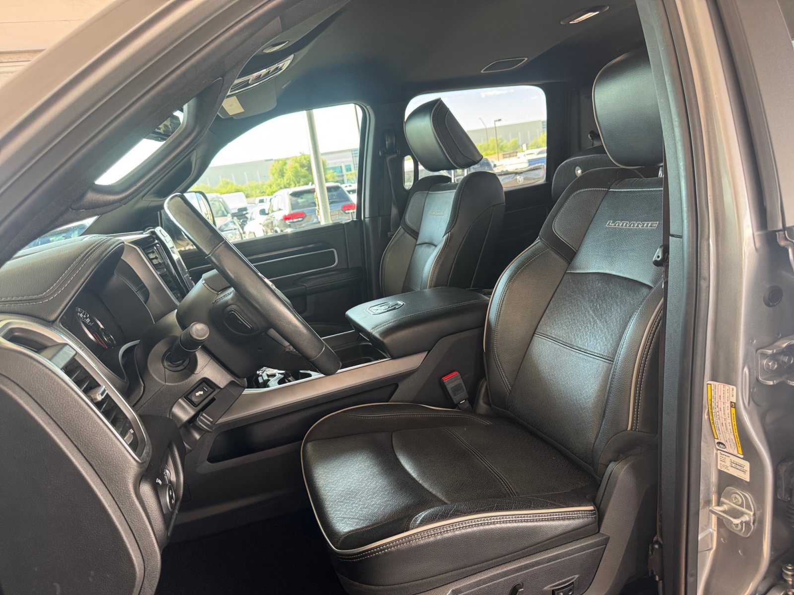 Used 2022 RAM 2500 Laramie AWD/4WD image 9