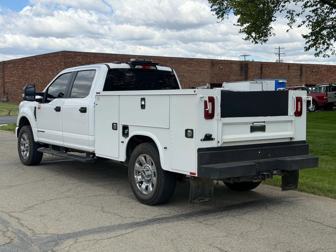 Used 2022 Ford F250 XL w/ Power Equipment Group AWD/4WD image 3
