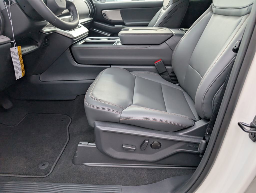 New 2025 Ford Expedition Active image 9