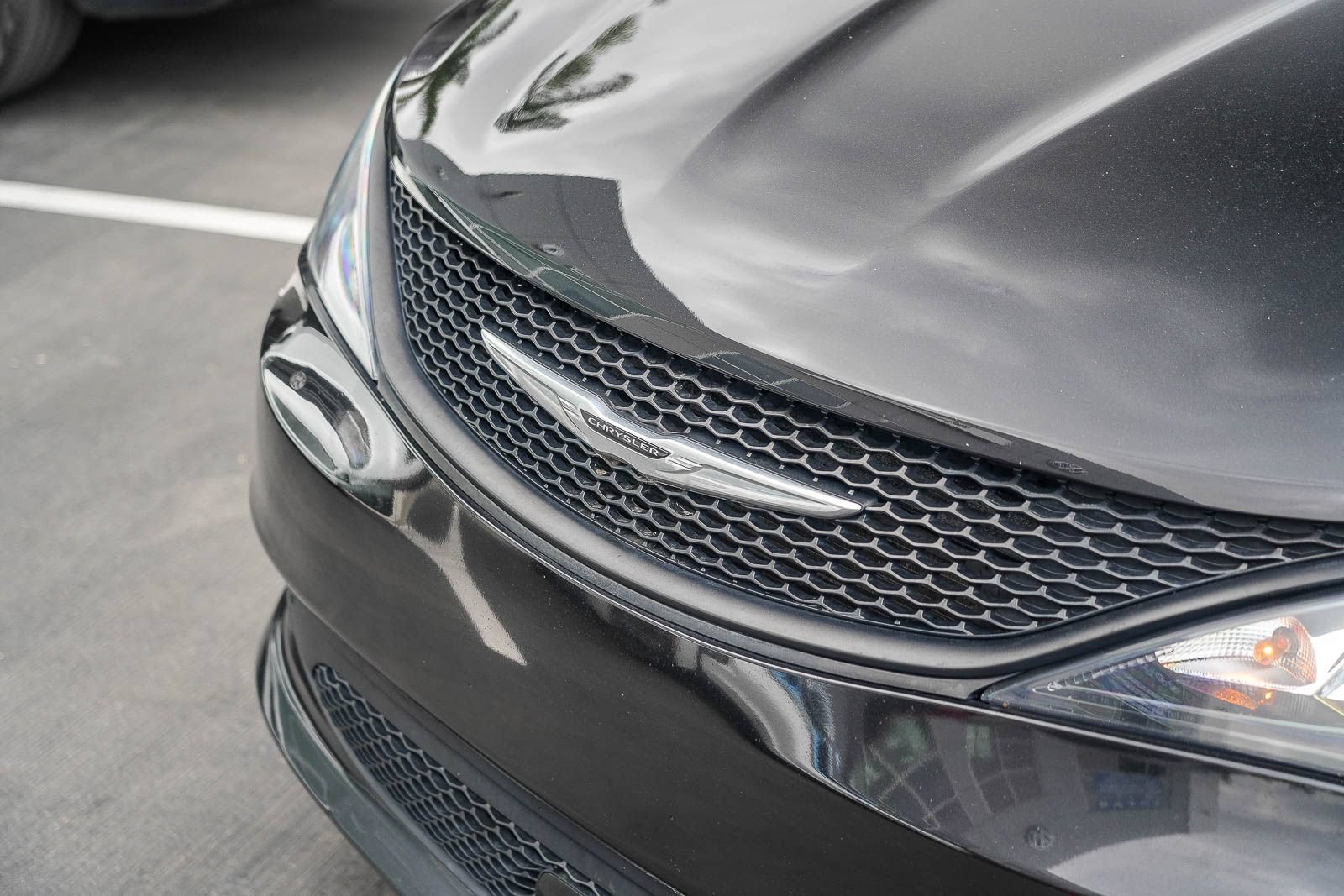 Used 2022 Chrysler Voyager LX FWD image 3