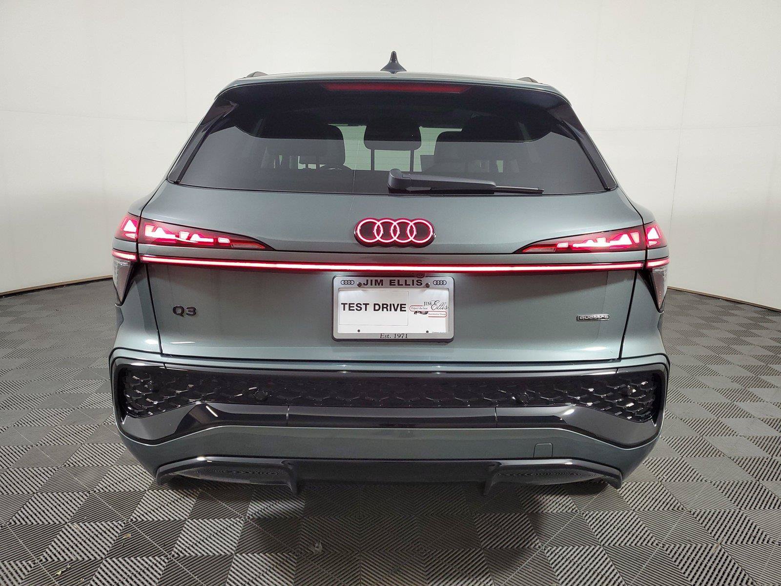 New 2026 Audi Q3 quattro 2.0T AWD/4WD image 5