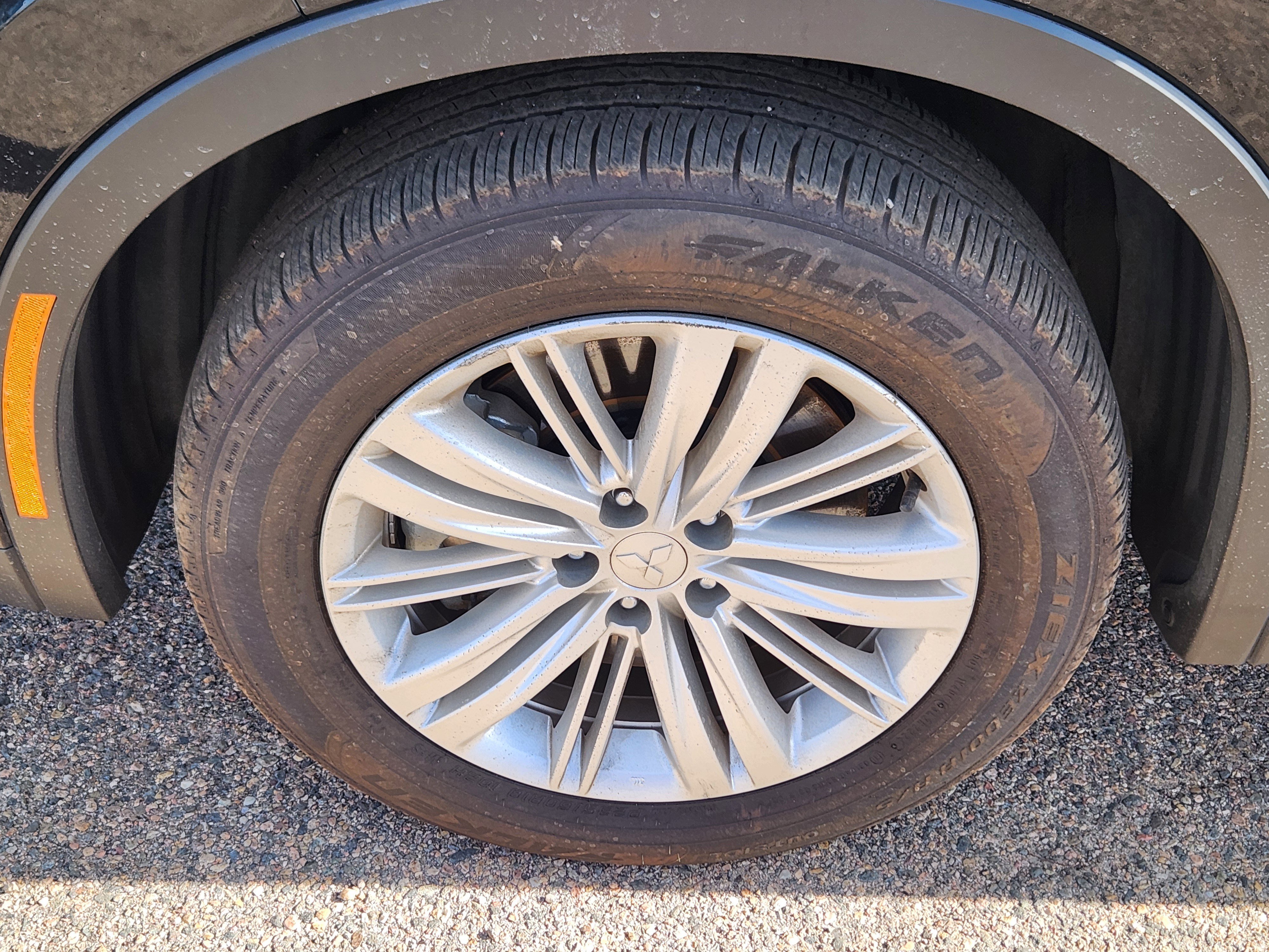 Used 2025 Mitsubishi Outlander ES AWD/4WD image 7