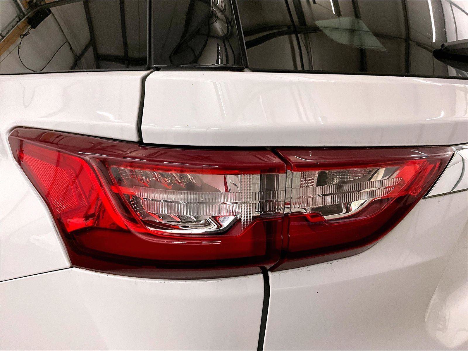 Used 2018 Chevrolet Traverse LT AWD/4WD image 29