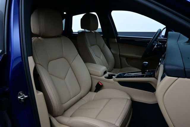 Certified 2023 Porsche Macan AWD/4WD image 17