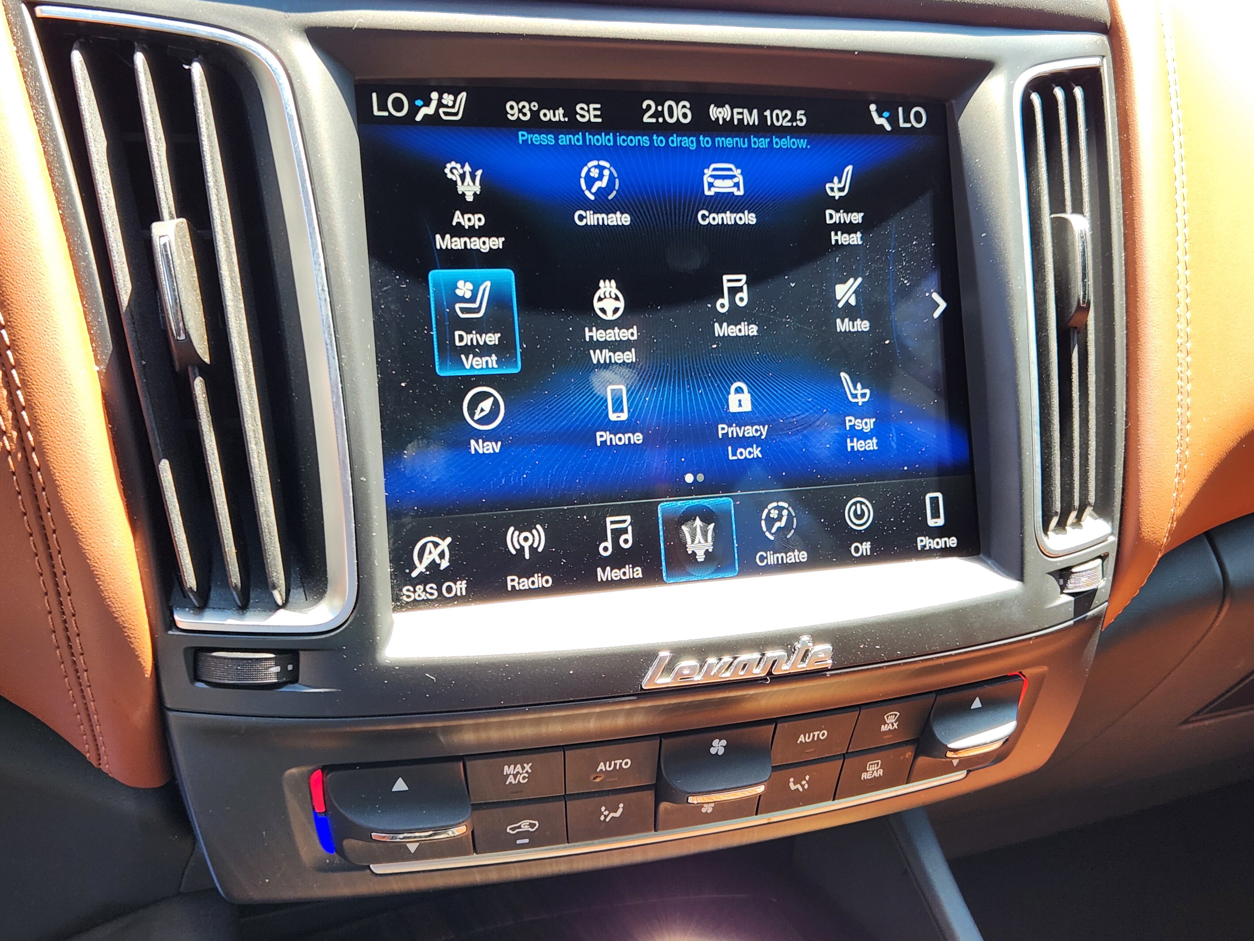 Used 2019 Maserati Levante GranLusso AWD/4WD image 25