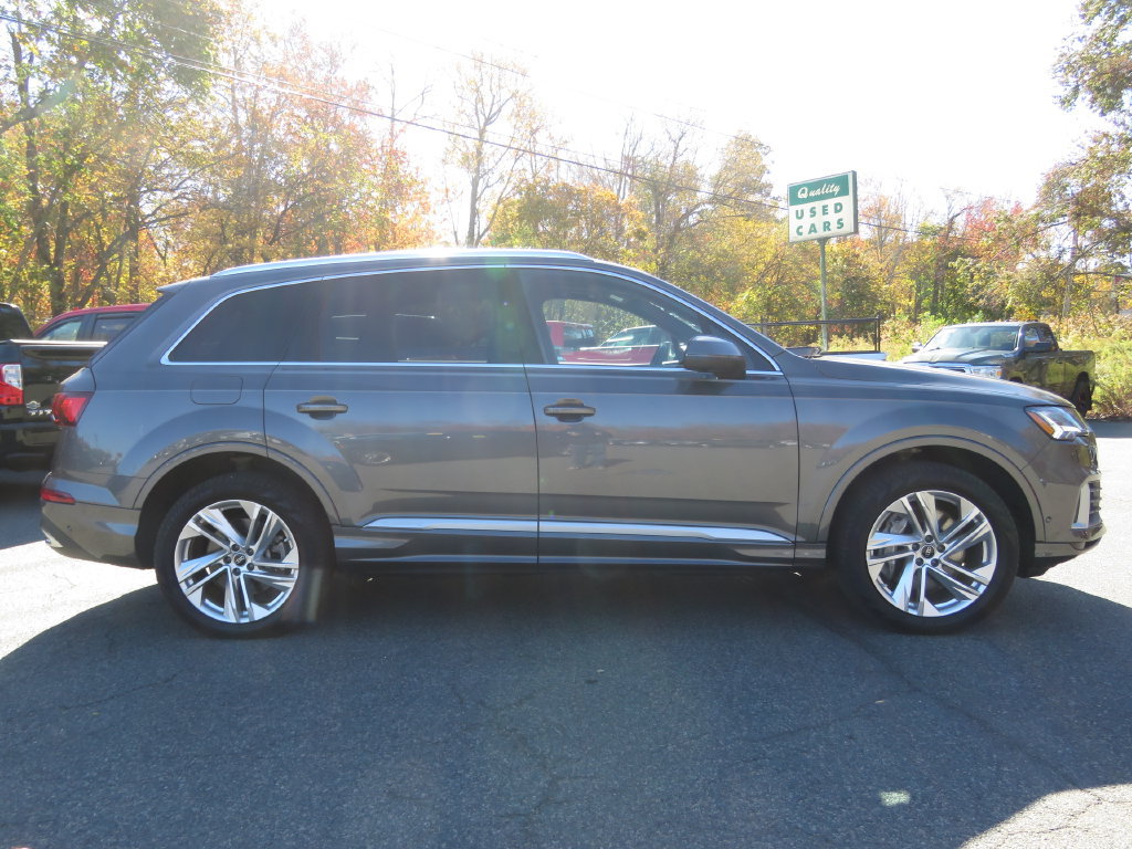Used 2023 Audi Q7 3.0T Premium AWD/4WD image 4