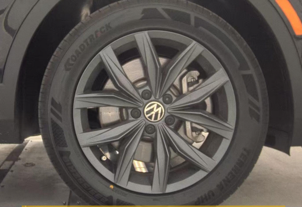 Used 2023 Volkswagen Tiguan SE FWD image 8