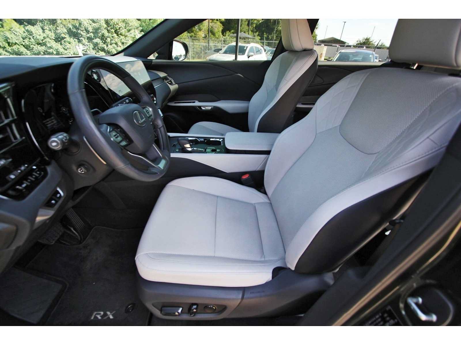 Used 2025 Lexus RX 350 Premium w/ Convenience Package FWD image 10