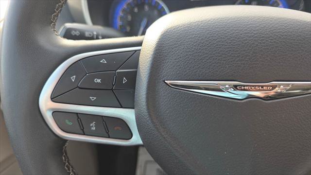 Certified 2024 Chrysler Pacifica Touring-L FWD image 33