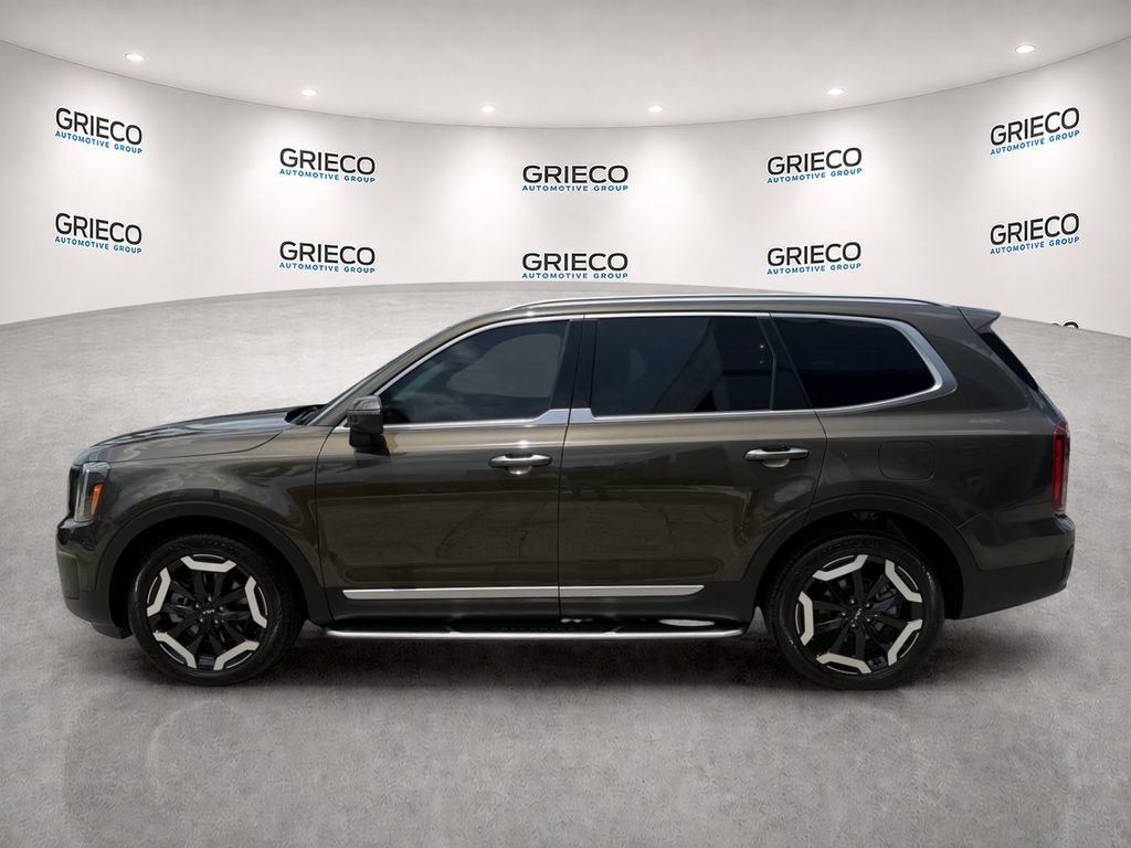 Used 2024 Kia Telluride S AWD/4WD image 4