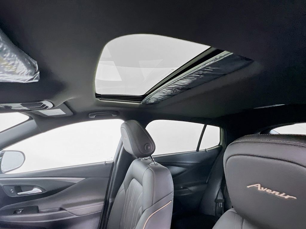 New 2025 Buick Envista Avenir image 17