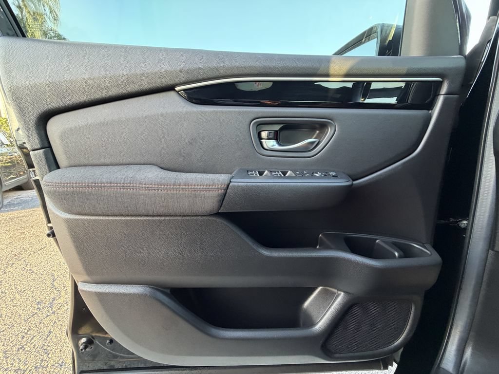 Used 2025 Honda Pilot Sport image 20
