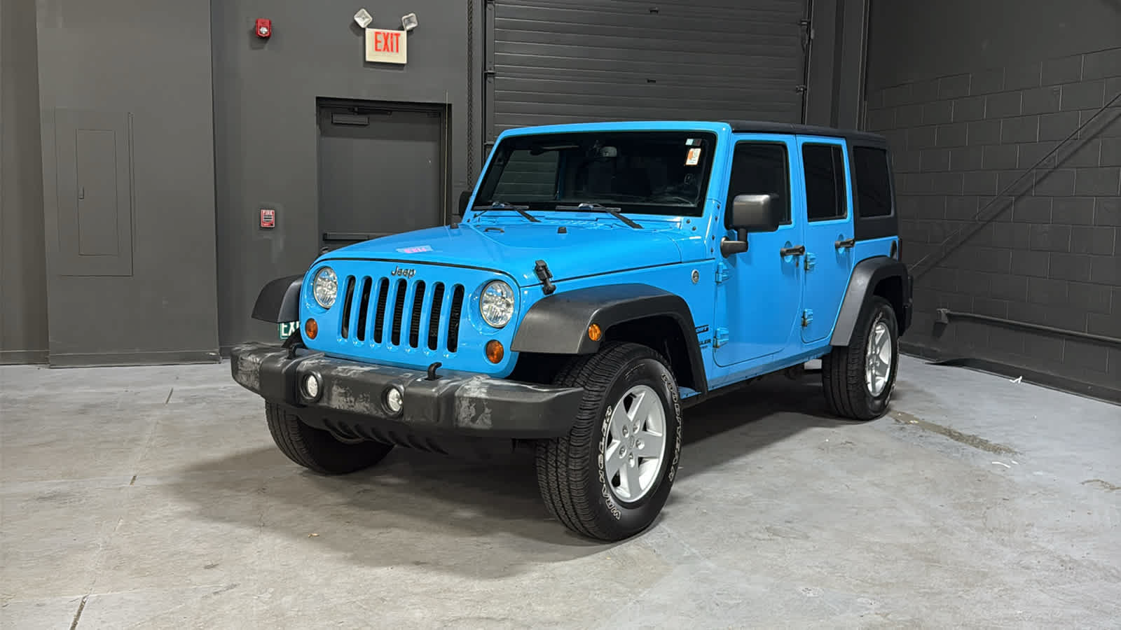 Used 2017 Jeep Wrangler Unlimited Sport w/ Quick Order Package 24S AWD/4WD image 3