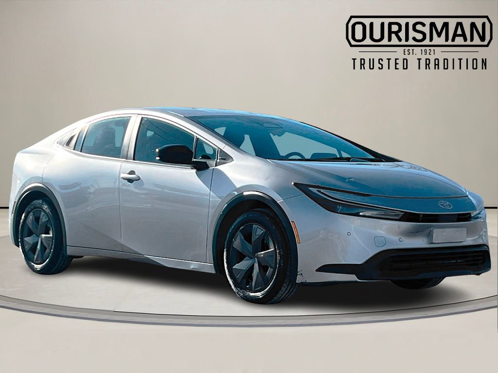 Used 2024 Toyota Prius LE image 1