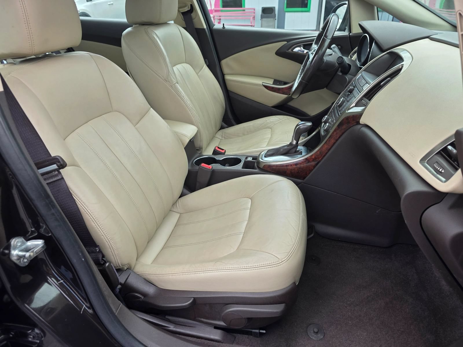 Used 2013 Buick Verano Leather FWD image 10