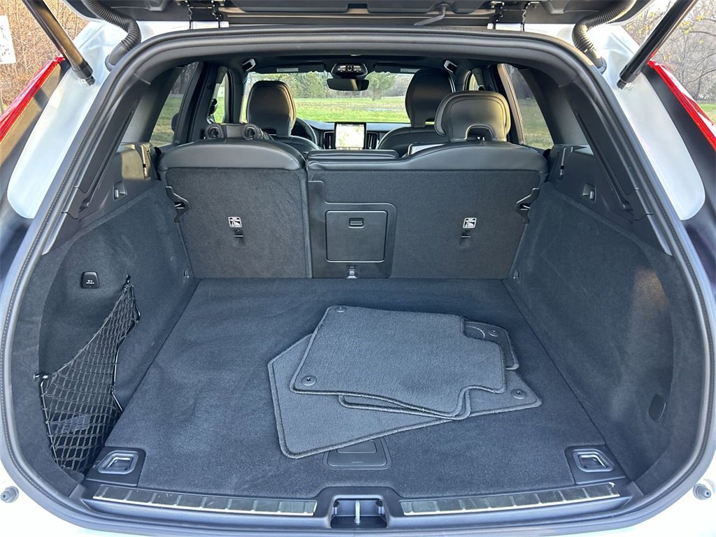 New 2026 Volvo XC60 B5 Ultra w/ Climate Package image 27