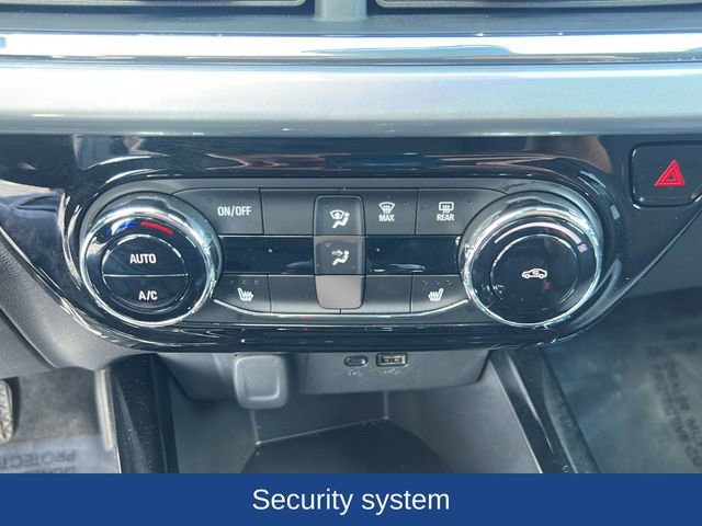 Used 2025 Chevrolet Trax LT w/ LT Convenience Package image 14