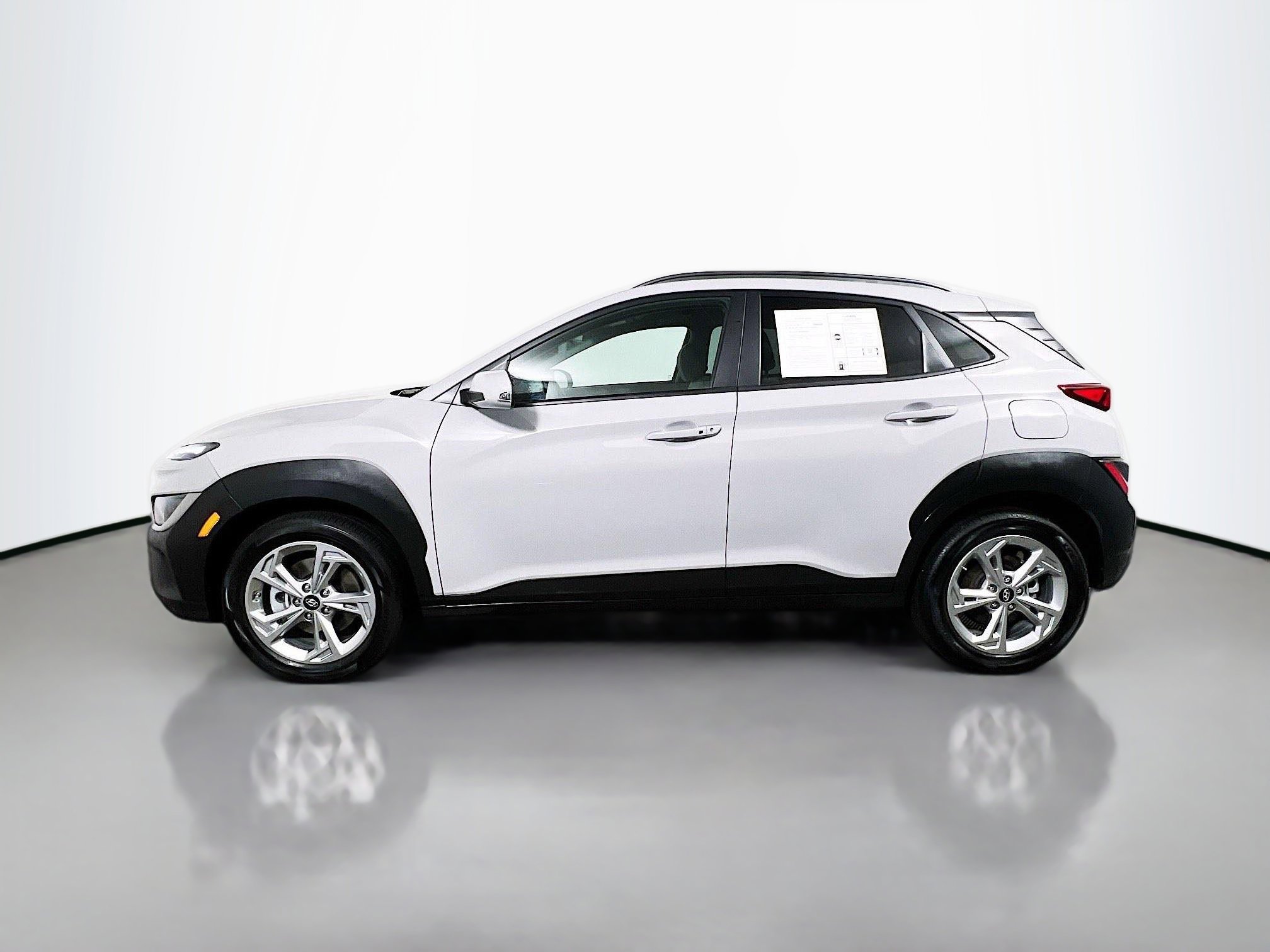 Used 2023 Hyundai Kona SEL image 9