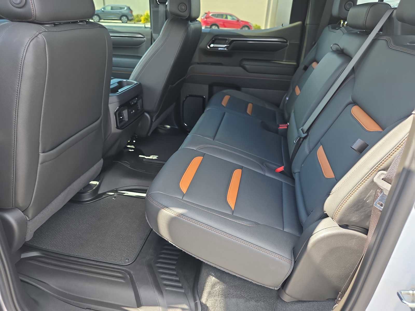 Used 2024 GMC Sierra 1500 AT4 w/ Technology Package image 31