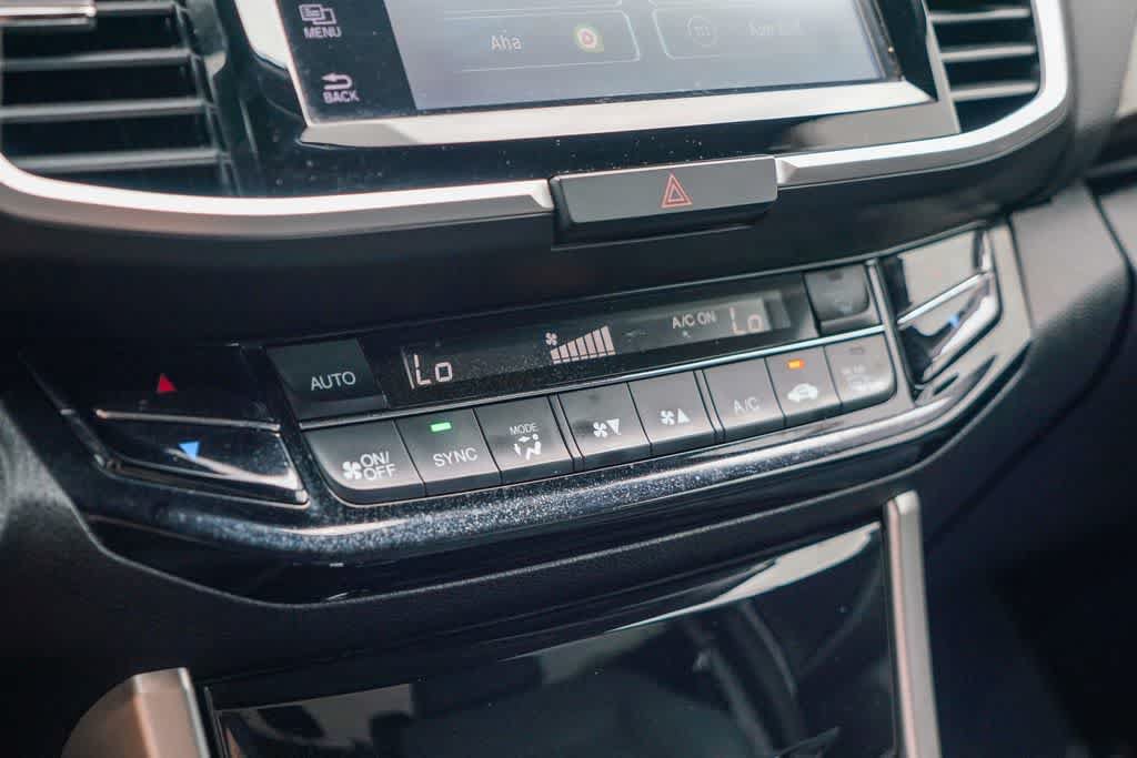 Used 2017 Honda Accord EX image 21