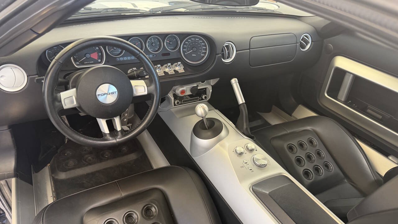 Used 2006 Ford GT RWD image 44