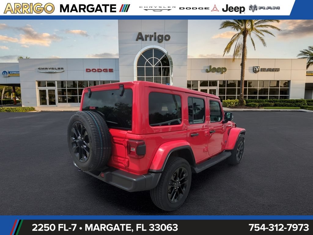 Used 2025 Jeep Wrangler Unlimited Sahara AWD/4WD image 5