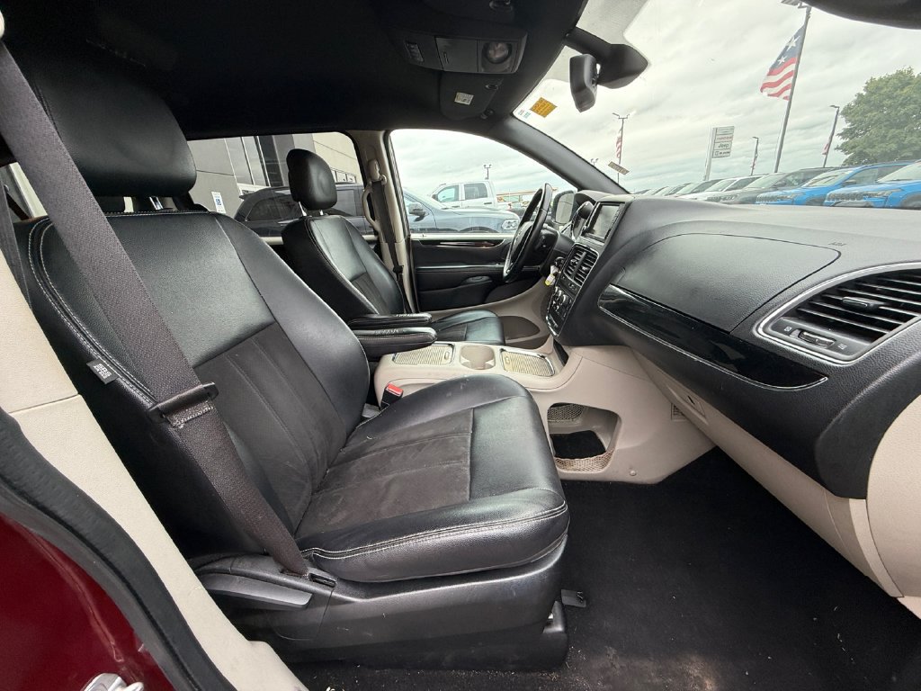 Used 2019 Dodge Grand Caravan SXT FWD image 34