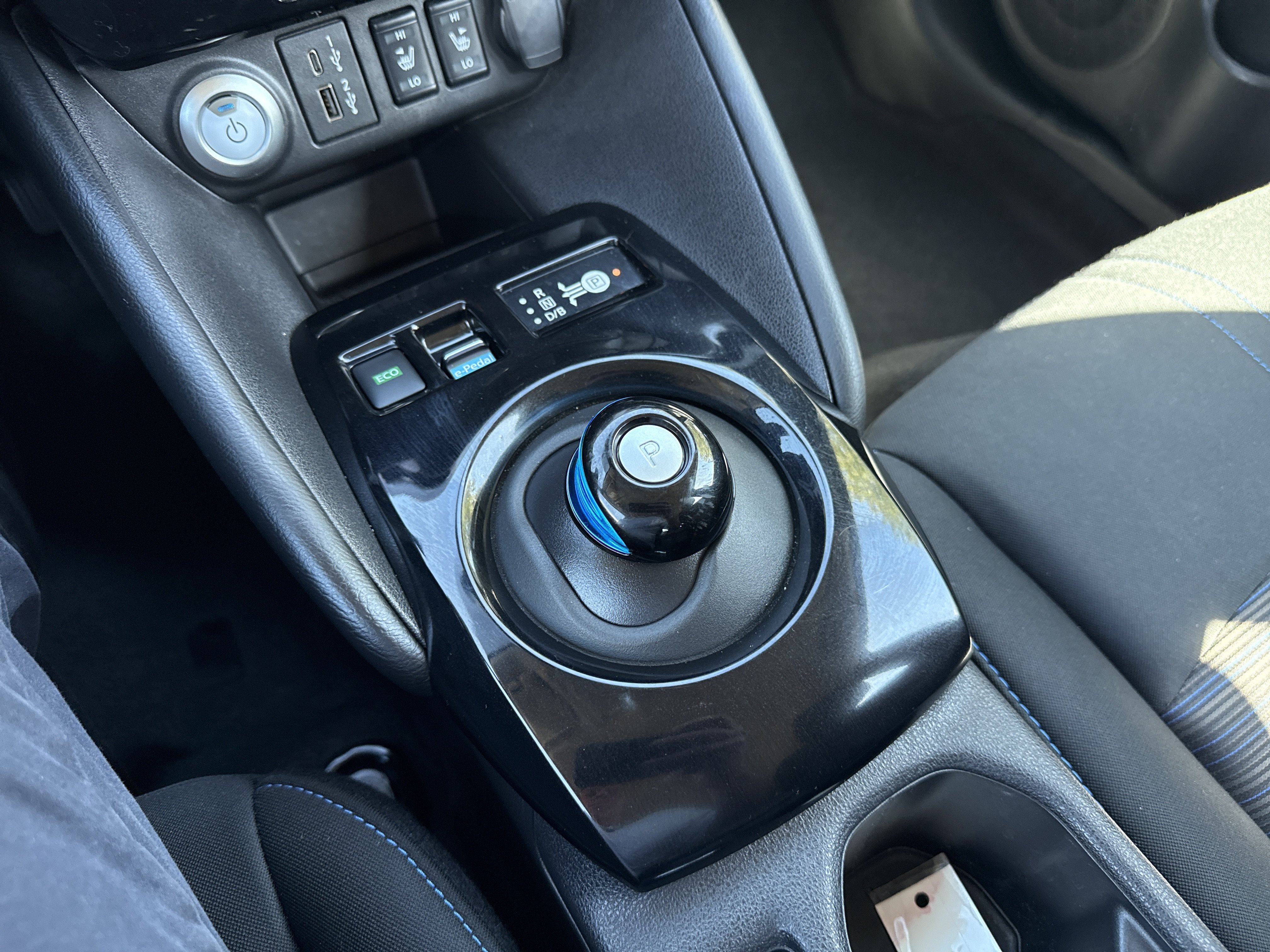 Certified 2025 Nissan Leaf SV Plus FWD image 16