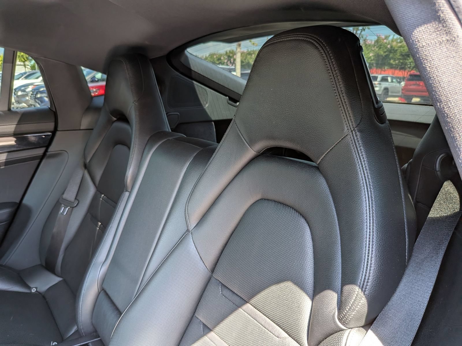 Used 2020 Porsche Panamera RWD image 31
