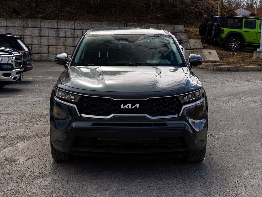 Used 2022 Kia Sorento LX AWD/4WD image 2
