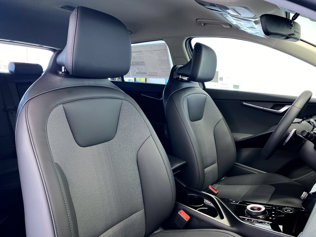 New 2026 Kia Niro Wind FWD image 31