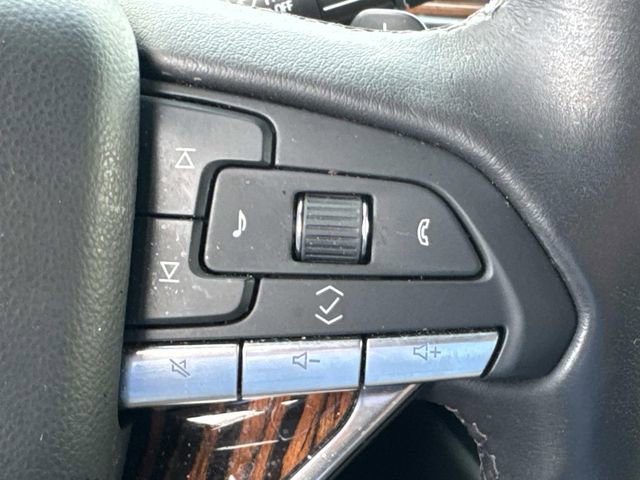 Used 2023 Cadillac Escalade Premium Luxury image 33