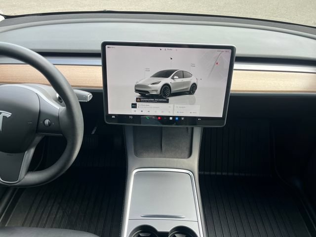 Used 2022 Tesla Model Y Long Range AWD/4WD image 21