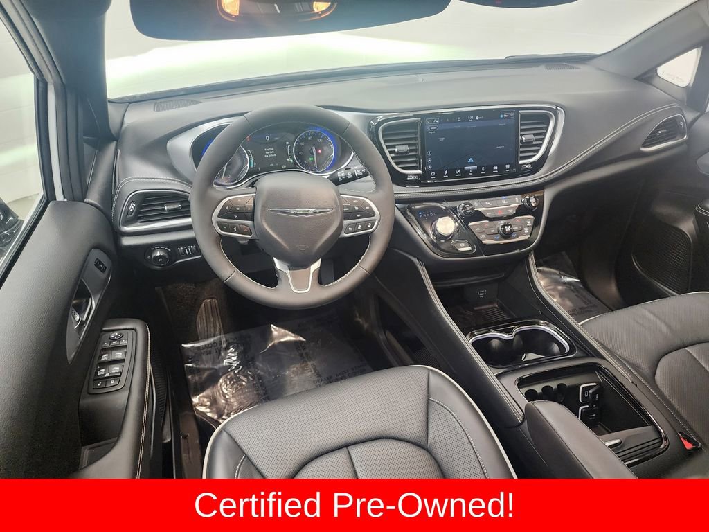 Used 2026 Chrysler Pacifica Limited image 26