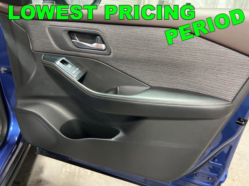 Used 2022 Nissan Rogue SV image 10