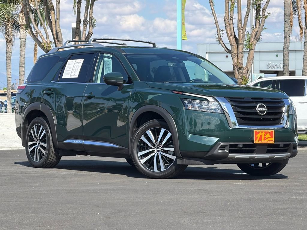 Used 2023 Nissan Pathfinder Platinum FWD image 1