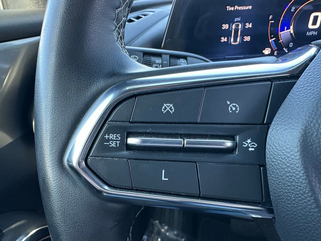 Used 2024 Chevrolet Traverse LT image 30