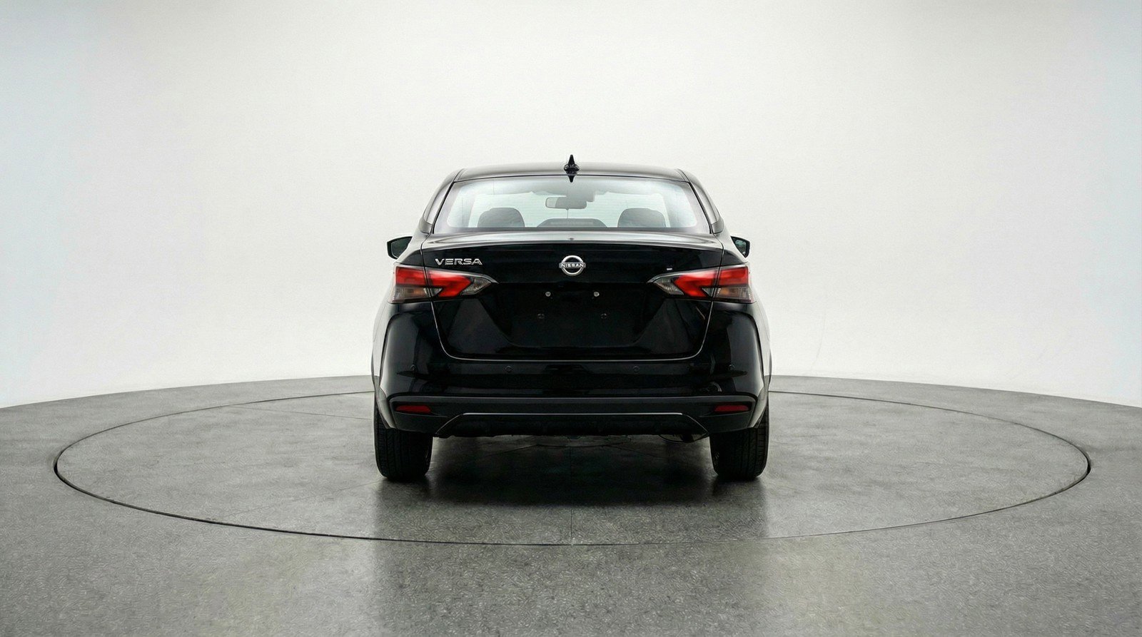 Used 2025 Nissan Versa SV image 7