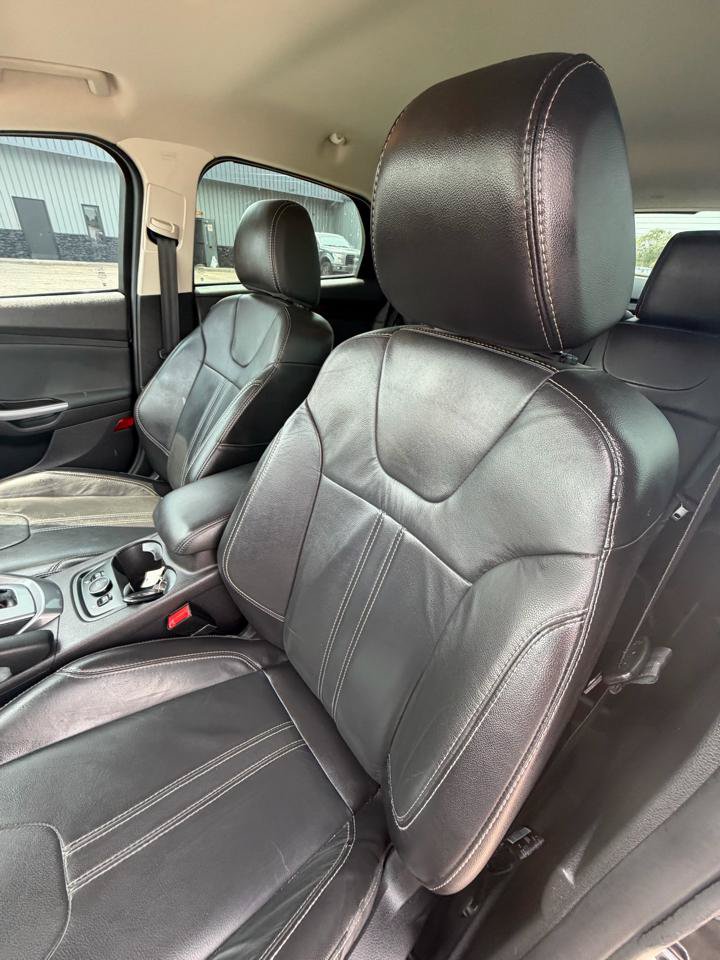 Used 2014 Ford Focus Titanium FWD image 21
