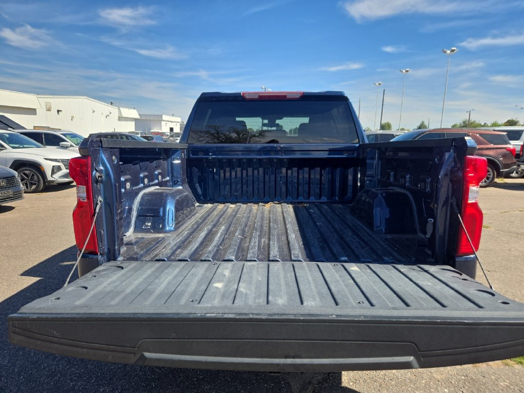 Used 2022 Chevrolet Silverado 1500 Custom w/ LPO, Blackout Package AWD/4WD image 19