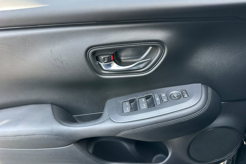 Certified 2025 Honda HR-V LX image 11