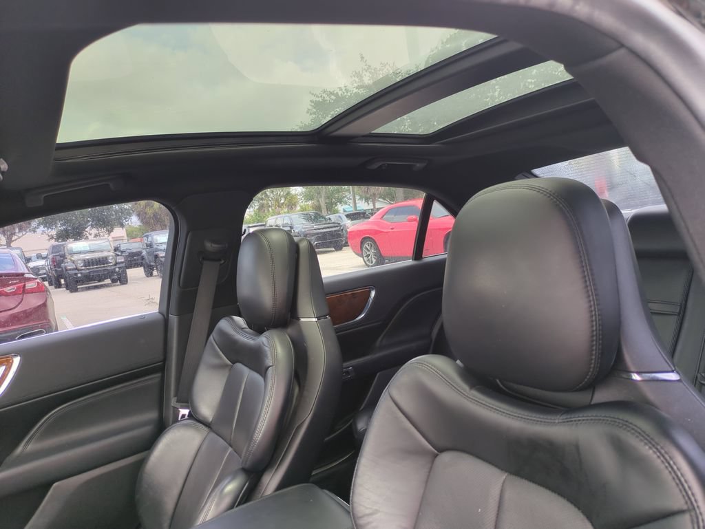 Used 2017 Lincoln Continental Reserve w/ Climate Package AWD/4WD image 21