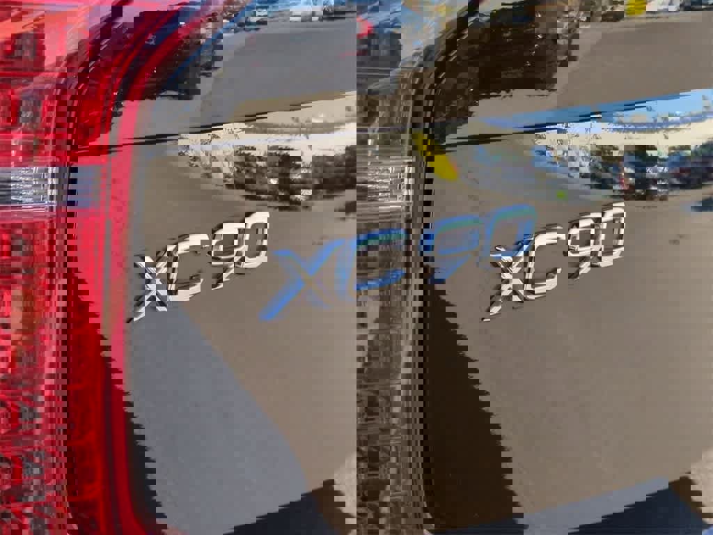 Used 2019 Volvo XC90 T8 Inscription w/ Luxury Package image 5