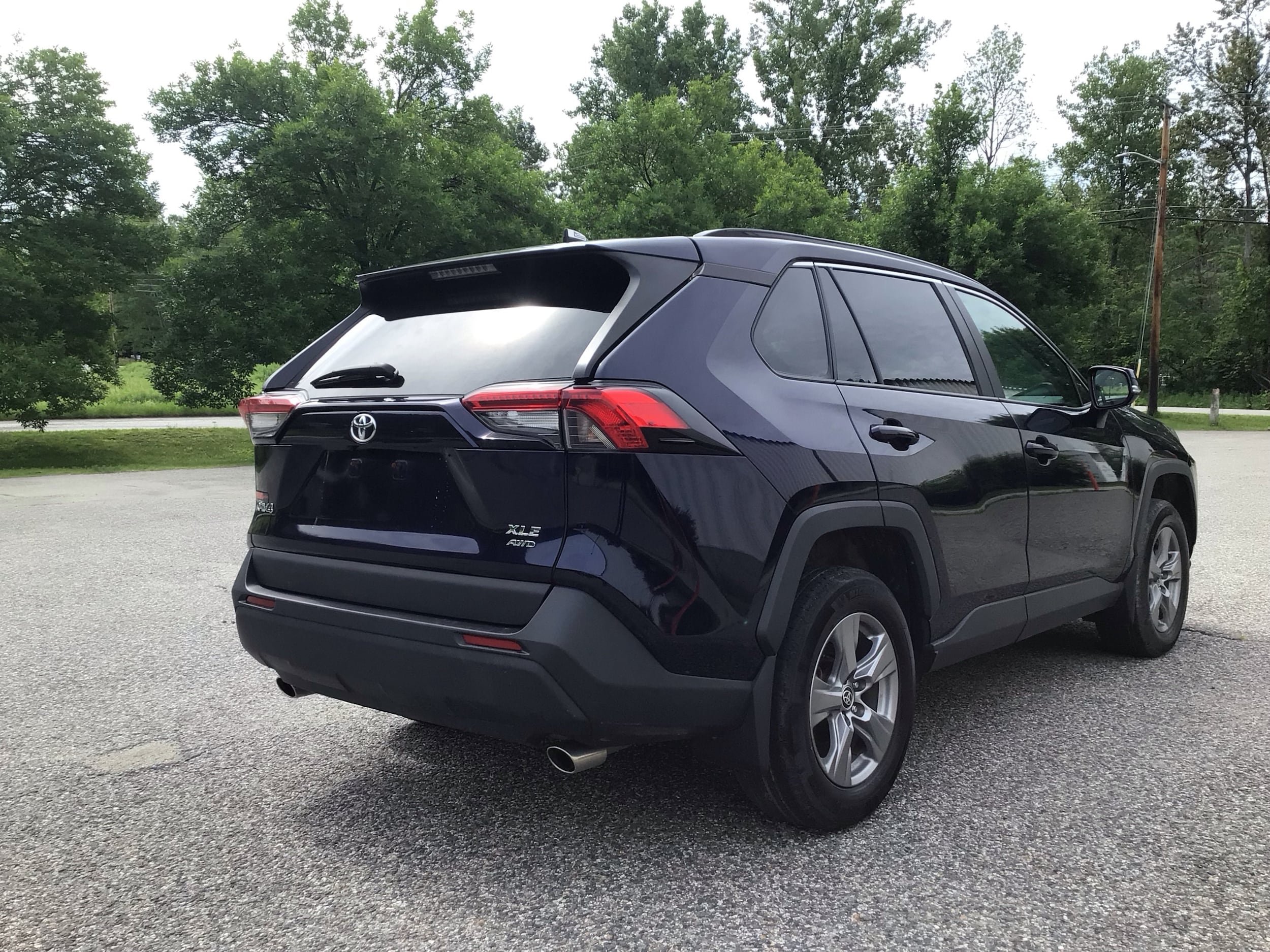 Used 2022 Toyota RAV4 XLE w/ Convenience Package AWD/4WD image 7
