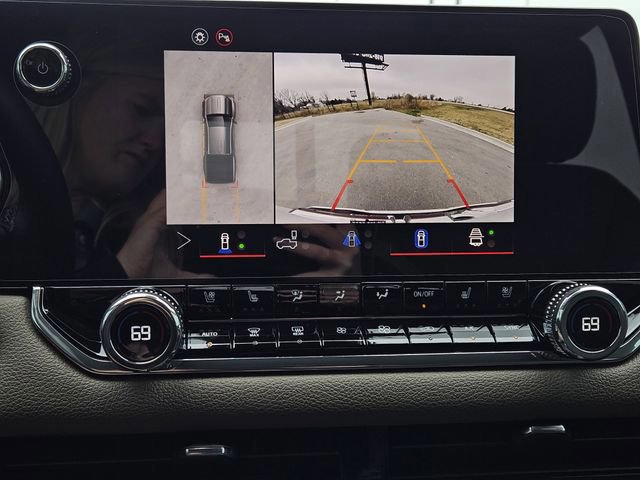 Used 2025 GMC Canyon Denali image 18