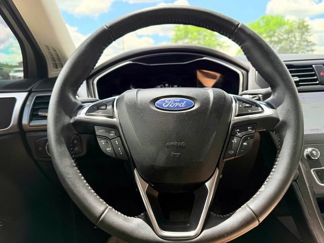 Used 2020 Ford Fusion SE w/ Equipment Group 151A FWD image 22